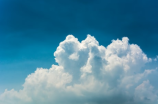 看云识天气，科学解析云朵背后的气象奥秘